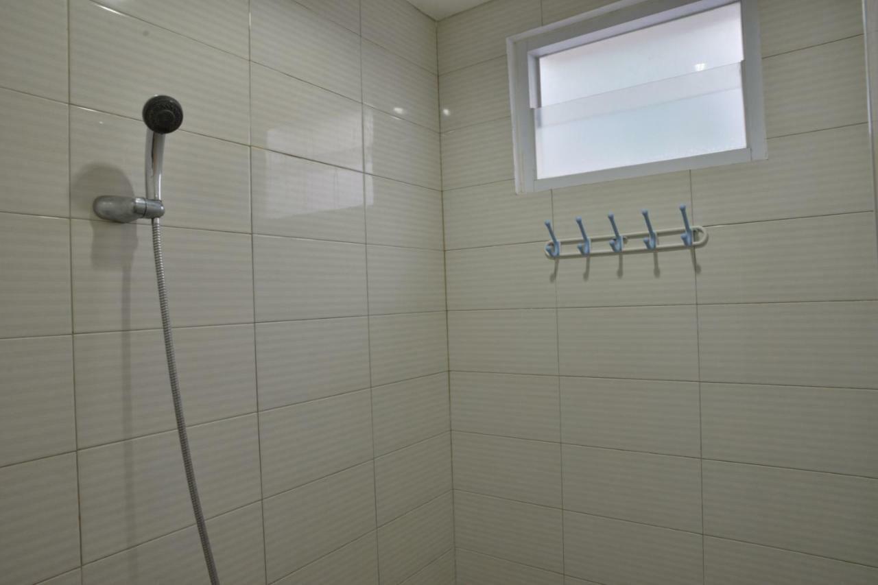 Zen Rooms Karet Pedurenan Jakarta Phòng bức ảnh